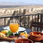 Alice In Cappadocia ホテル 3*