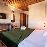 Alice In Cappadocia 3* ウチヒサール