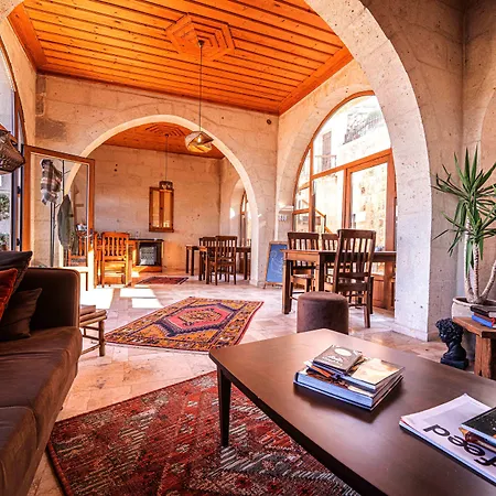 Alice In Cappadocia 3* Учисар