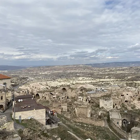 Alice In Cappadocia ウチヒサール